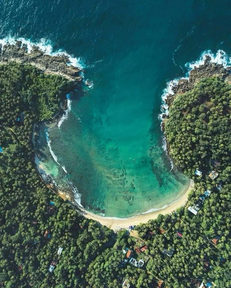 Hiriketiya Beach
